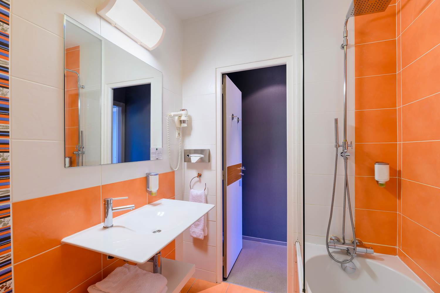 salle de bain hôtel la Marébaudière Vannes centre ©